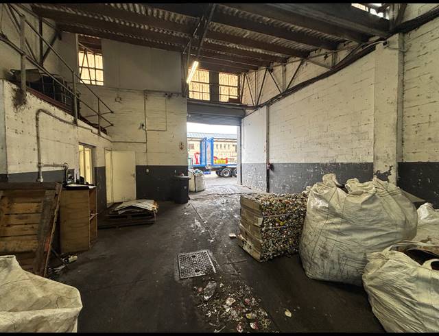 360M² WAREHOUSE TO LET IN EPPING INDUSTRIAL